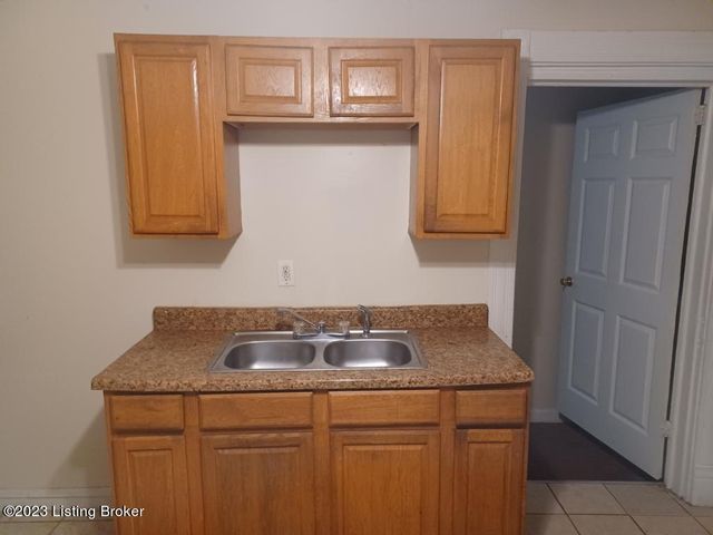 1421 Hazel St, Louisville, KY 40211