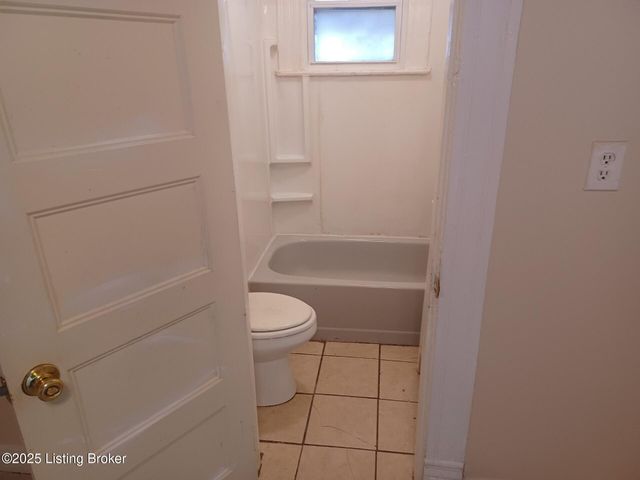 1421 Hazel St, Louisville, KY 40211