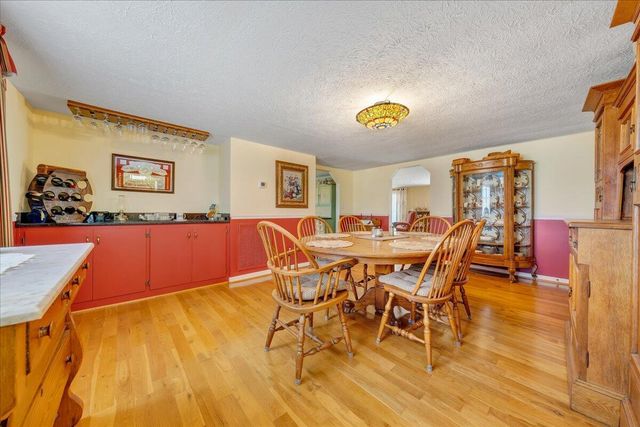 12715 Smith Mountain Lake PKWY, Huddleston, VA 24104