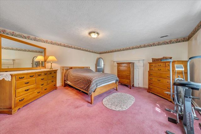 12715 Smith Mountain Lake PKWY, Huddleston, VA 24104