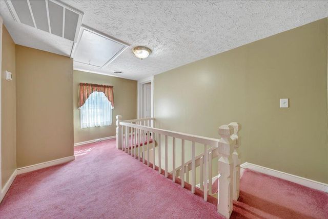 12715 Smith Mountain Lake PKWY, Huddleston, VA 24104