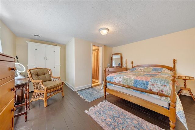 12715 Smith Mountain Lake PKWY, Huddleston, VA 24104
