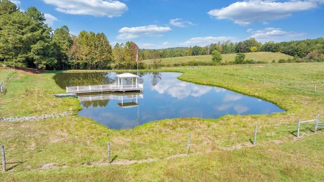 12715 Smith Mountain Lake PKWY, Huddleston, VA 24104
