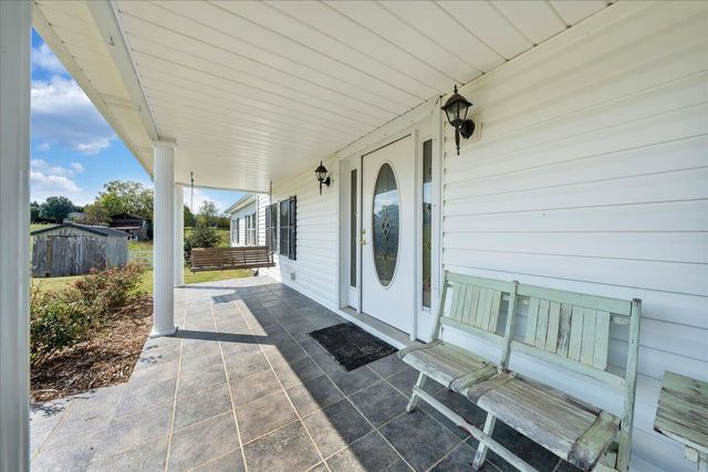 12715 Smith Mountain Lake PKWY, Huddleston, VA 24104