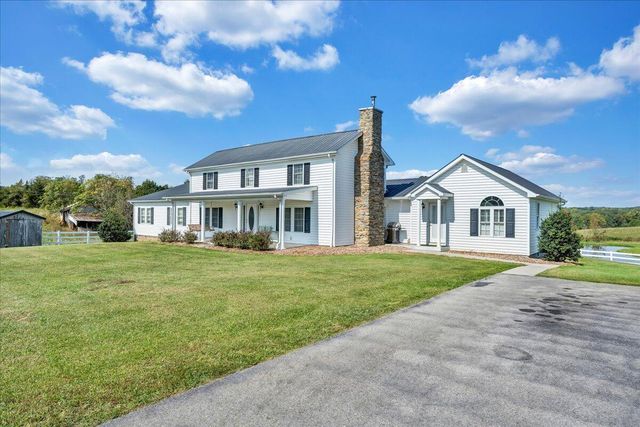 12715 Smith Mountain Lake PKWY, Huddleston, VA 24104