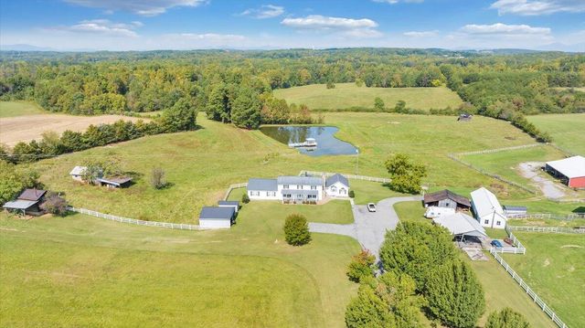 12715 Smith Mountain Lake PKWY, Huddleston, VA 24104