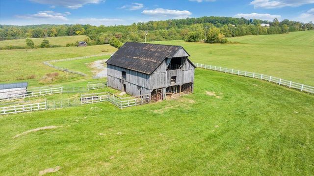 12715 Smith Mountain Lake PKWY, Huddleston, VA 24104