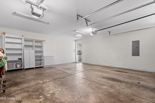 4565 Pleasant Breeze Drive, Olive Branch, MS 38654