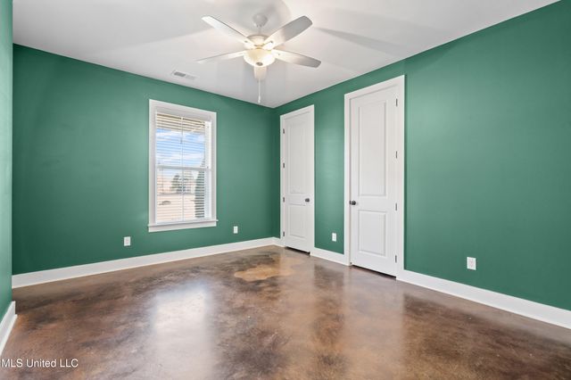 4565 Pleasant Breeze Drive, Olive Branch, MS 38654