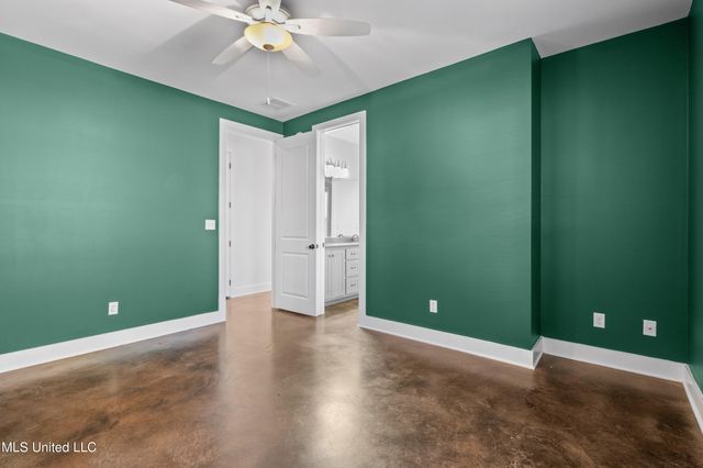 4565 Pleasant Breeze Drive, Olive Branch, MS 38654