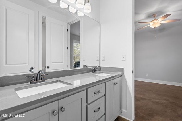 4565 Pleasant Breeze Drive, Olive Branch, MS 38654