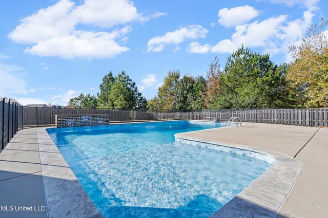 4565 Pleasant Breeze Drive, Olive Branch, MS 38654