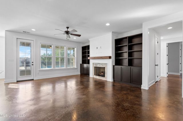 4565 Pleasant Breeze Drive, Olive Branch, MS 38654