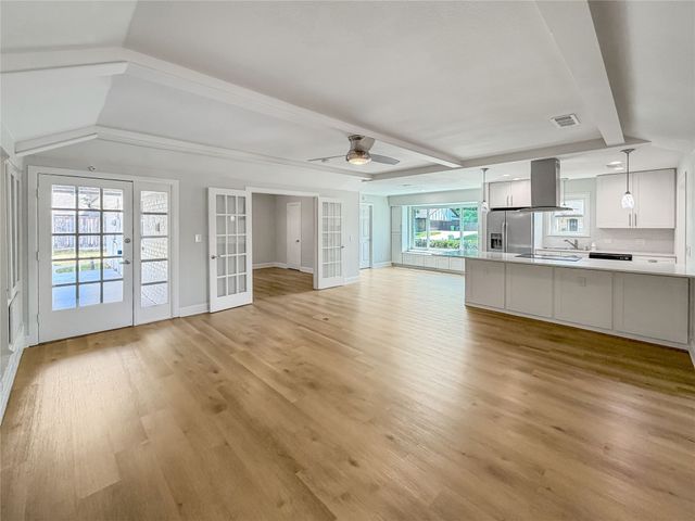100 W Pleasantview Drive, Hurst, TX 76054