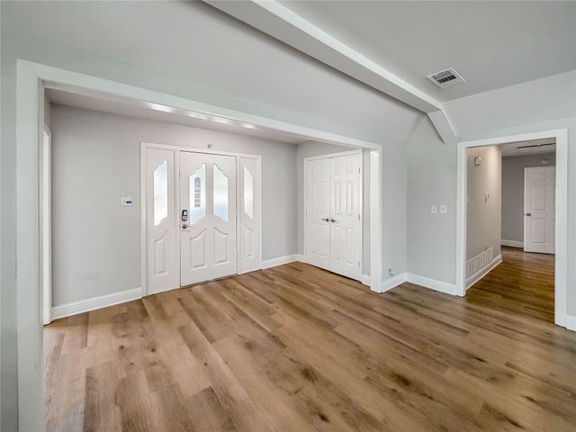 100 W Pleasantview Drive, Hurst, TX 76054
