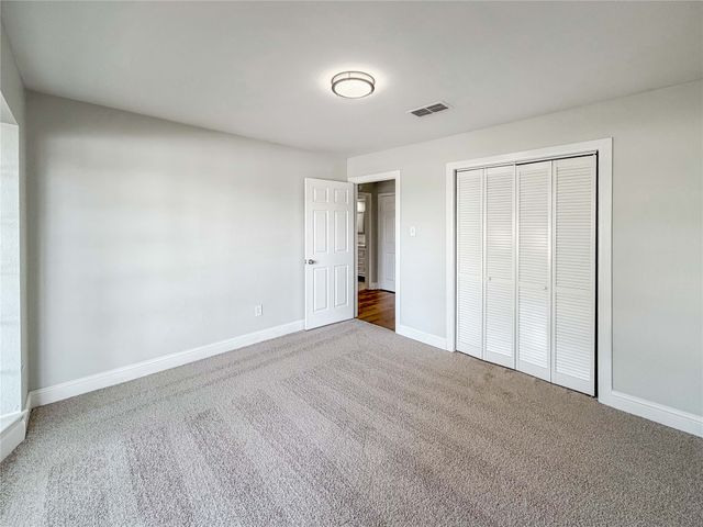 100 W Pleasantview Drive, Hurst, TX 76054