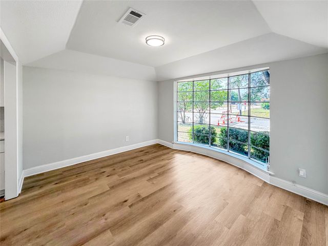100 W Pleasantview Drive, Hurst, TX 76054