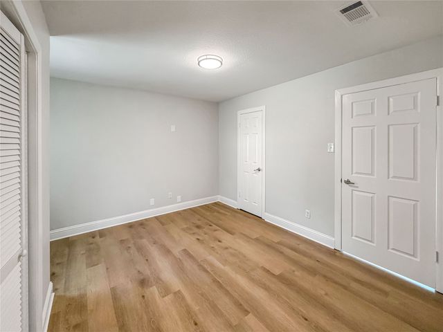 100 W Pleasantview Drive, Hurst, TX 76054