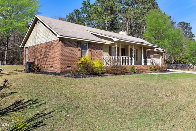 1206 Wilderness Drive, Spring Lake, NC 28390