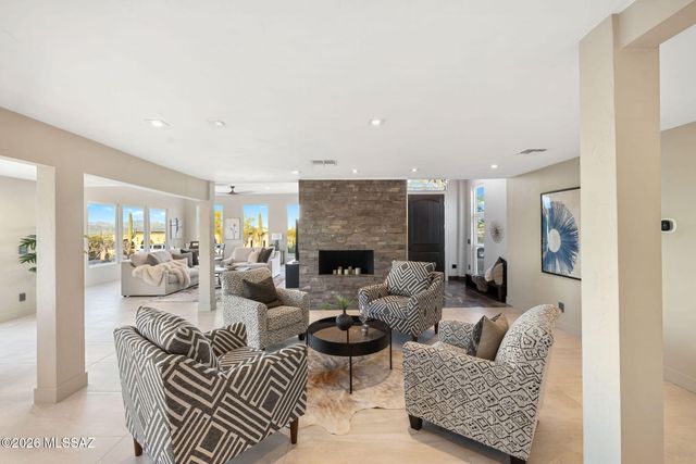 6640 N Camino Padre Isidoro, Tucson, AZ 85718