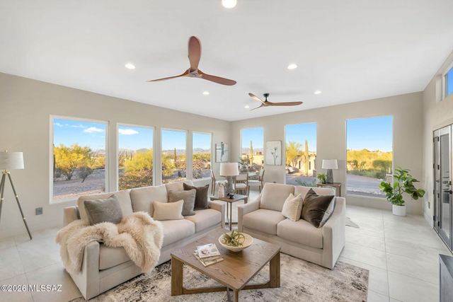 6640 N Camino Padre Isidoro, Tucson, AZ 85718