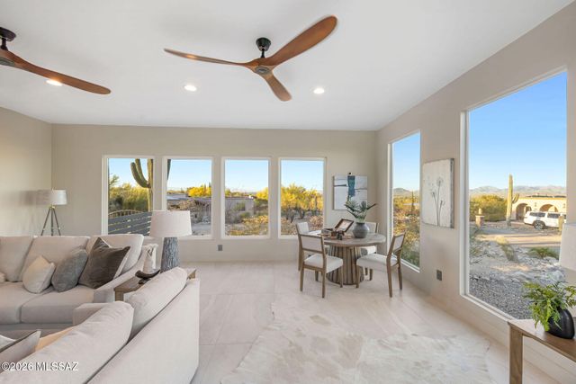 6640 N Camino Padre Isidoro, Tucson, AZ 85718