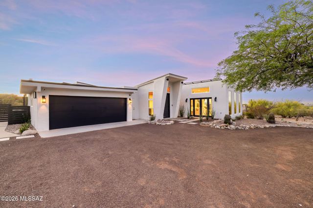 6640 N Camino Padre Isidoro, Tucson, AZ 85718