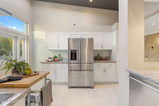 6640 N Camino Padre Isidoro, Tucson, AZ 85718