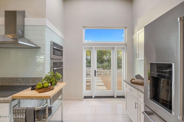 6640 N Camino Padre Isidoro, Tucson, AZ 85718