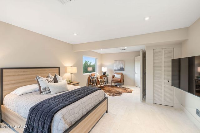 6640 N Camino Padre Isidoro, Tucson, AZ 85718