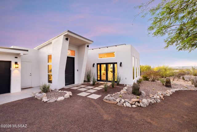 6640 N Camino Padre Isidoro, Tucson, AZ 85718