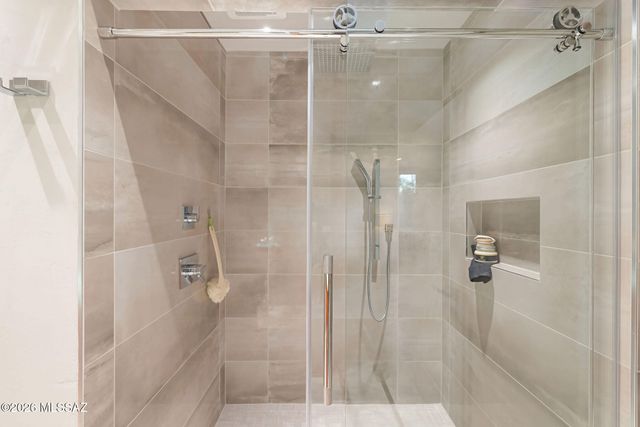 6640 N Camino Padre Isidoro, Tucson, AZ 85718