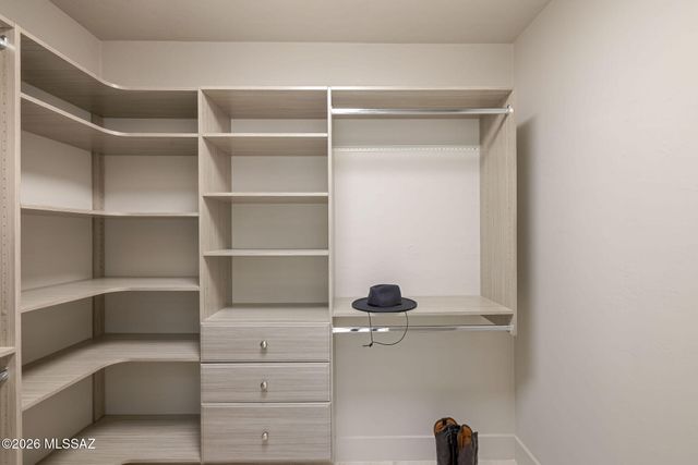 6640 N Camino Padre Isidoro, Tucson, AZ 85718