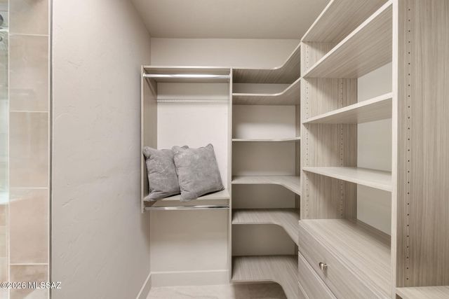 6640 N Camino Padre Isidoro, Tucson, AZ 85718