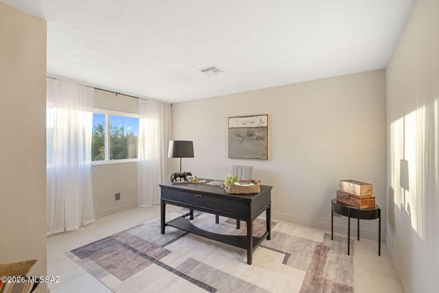 6640 N Camino Padre Isidoro, Tucson, AZ 85718