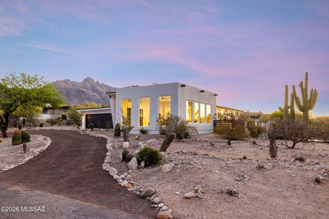 6640 N Camino Padre Isidoro, Tucson, AZ 85718