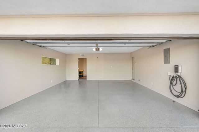 6640 N Camino Padre Isidoro, Tucson, AZ 85718