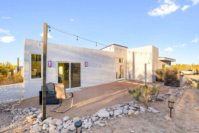 6640 N Camino Padre Isidoro, Tucson, AZ 85718