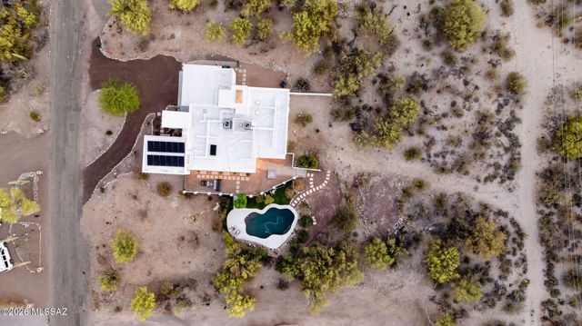 6640 N Camino Padre Isidoro, Tucson, AZ 85718