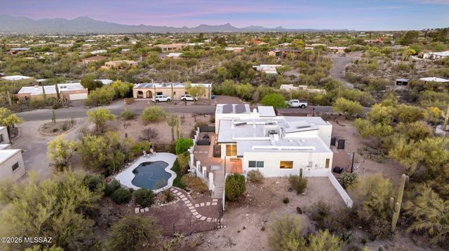 6640 N Camino Padre Isidoro, Tucson, AZ 85718