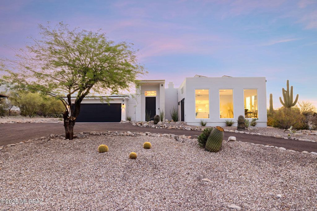 6640 N Camino Padre Isidoro, Tucson, AZ 85718