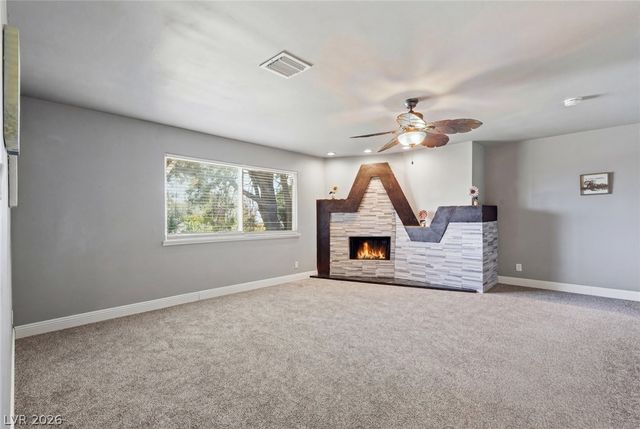 702 Greenbriar Townhouse Way, Las Vegas, NV 89121