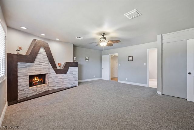 702 Greenbriar Townhouse Way, Las Vegas, NV 89121