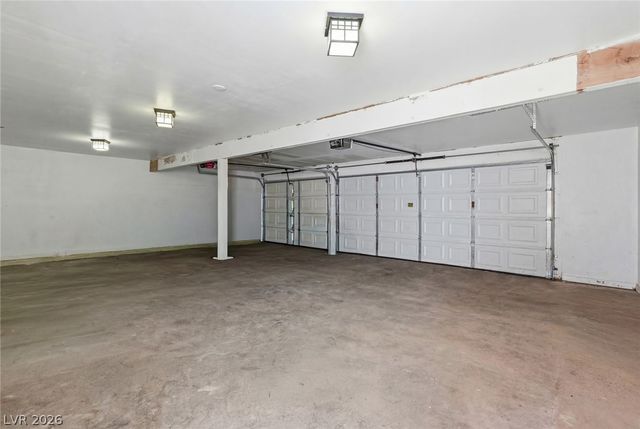702 Greenbriar Townhouse Way, Las Vegas, NV 89121