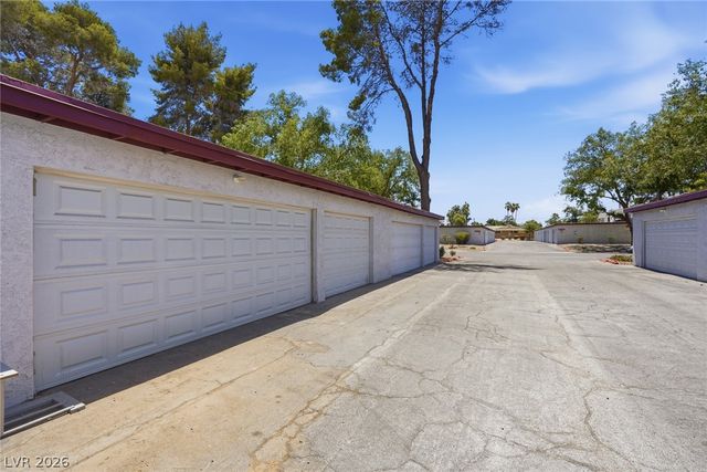 702 Greenbriar Townhouse Way, Las Vegas, NV 89121