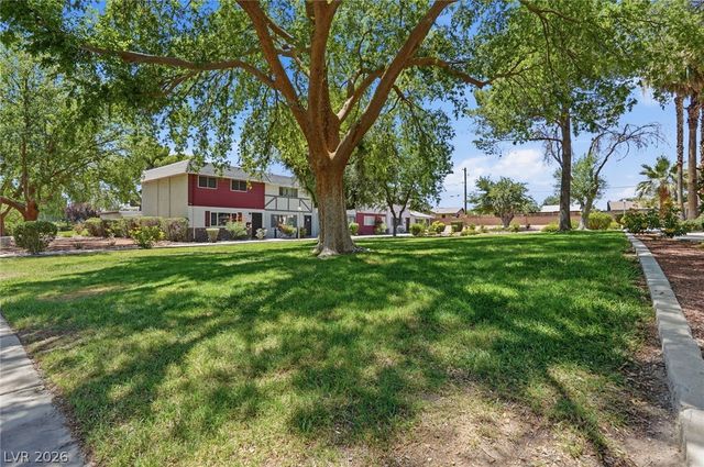 702 Greenbriar Townhouse Way, Las Vegas, NV 89121