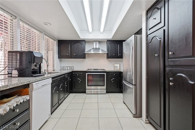 702 Greenbriar Townhouse Way, Las Vegas, NV 89121