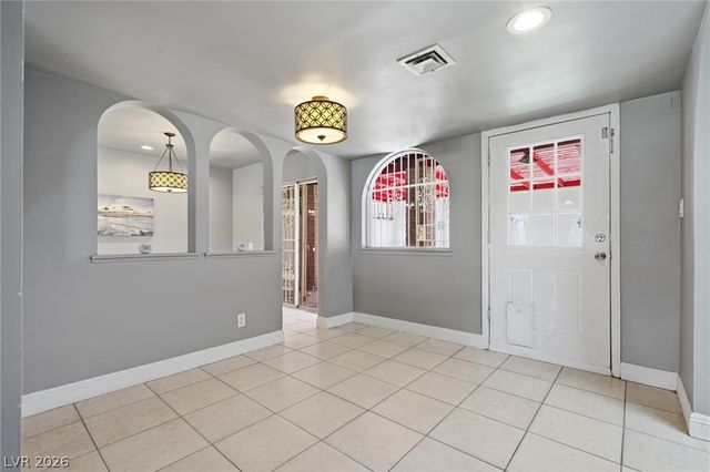702 Greenbriar Townhouse Way, Las Vegas, NV 89121