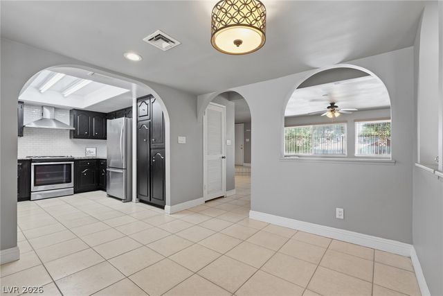 702 Greenbriar Townhouse Way, Las Vegas, NV 89121