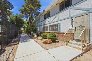 702 Greenbriar Townhouse Way, Las Vegas, NV 89121